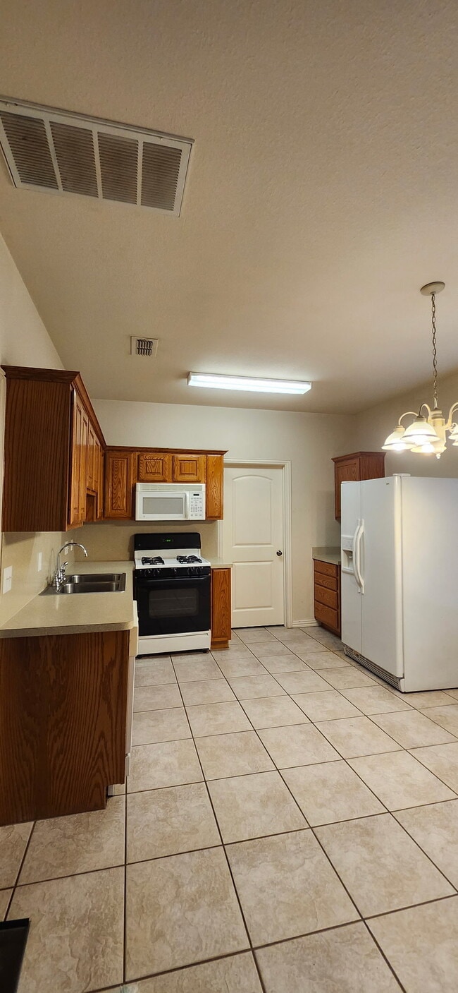 Photo - 211 N Prairie St