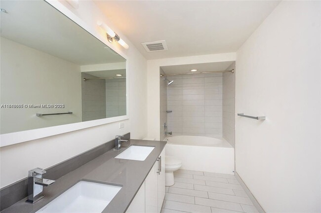 Photo - 999 SW 1st Ave Unidad 2717