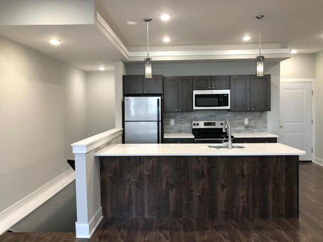 Photo - 1419 N Franklin St Unit 2