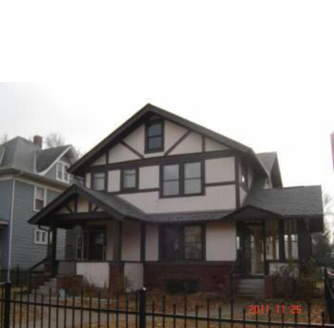 Photo - 1698 Marshall Ave Unit Main floor