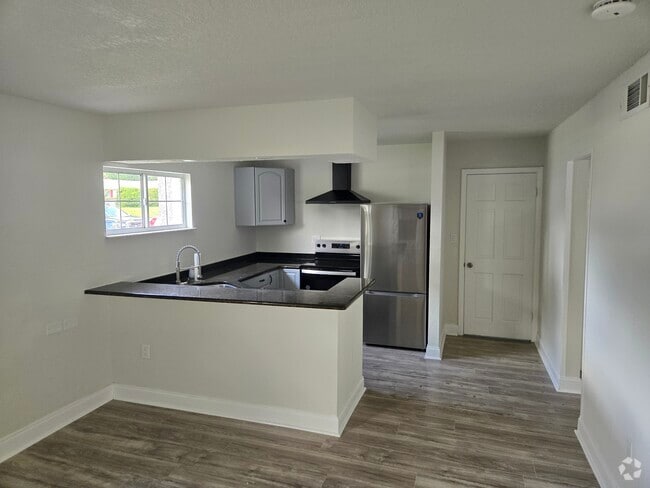 Building Photo - 1913 South Blvd Unit B Rental