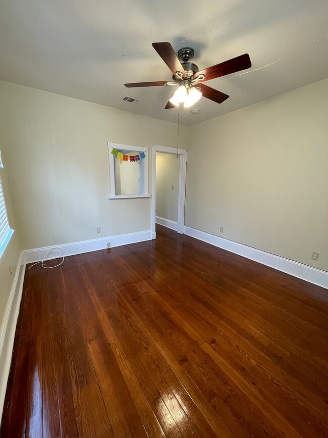 Photo - Charming 1-Bedroom Apartment in the Heart of Mid-City