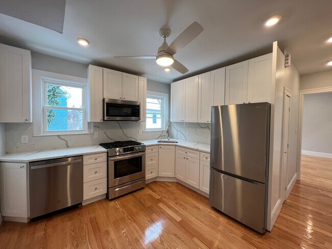 11 Burnham St Unit 2