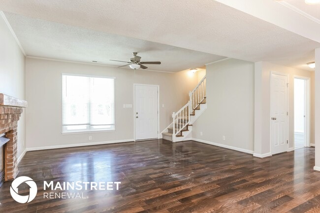 Photo - 223 Crestview Dr