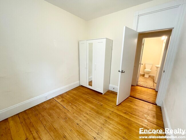 Photo - 1 Folsom Ave Unidad 1