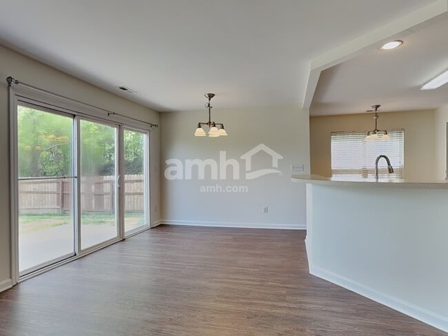 Photo - 2002 Gushing Dr