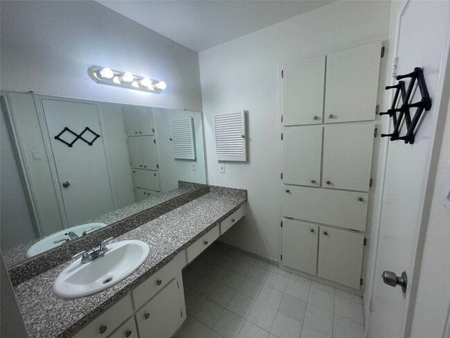 Photo - 5550 N Braeswood Blvd Unit 129