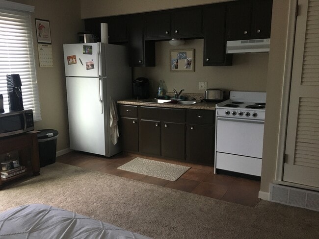 Photo - Gifford Court Apartments