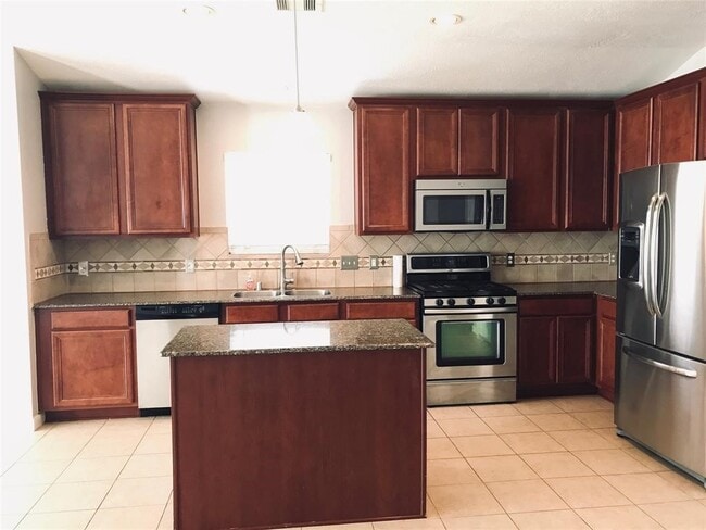 Photo - 2016 Leisure Ln