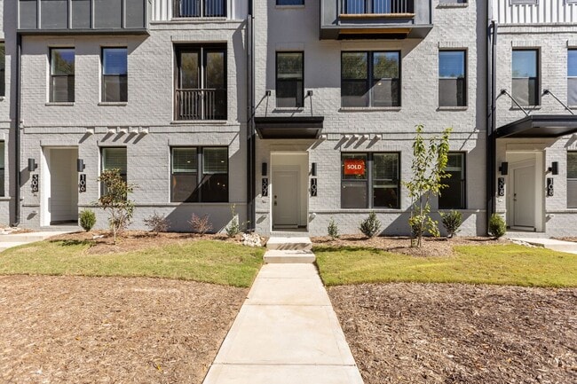 Photo - Gorgeous New Construction!  Updated Kitche...