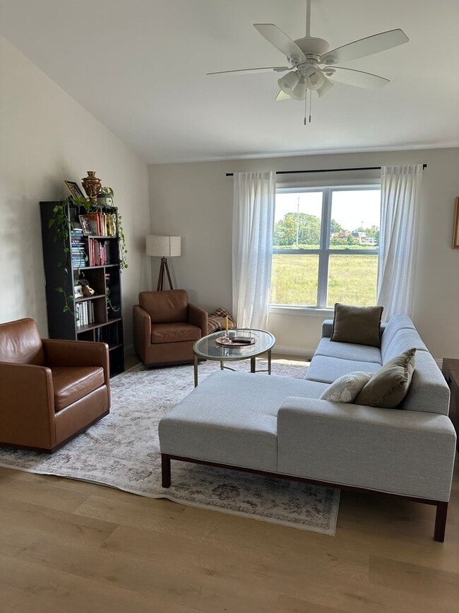 108 Churchill Dr