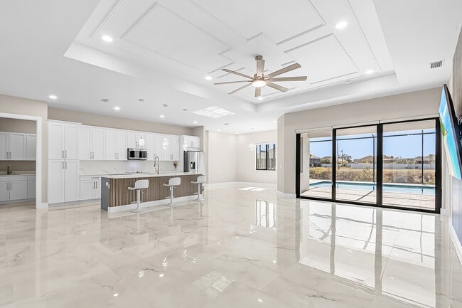 Photo - 1720 NE 14th St