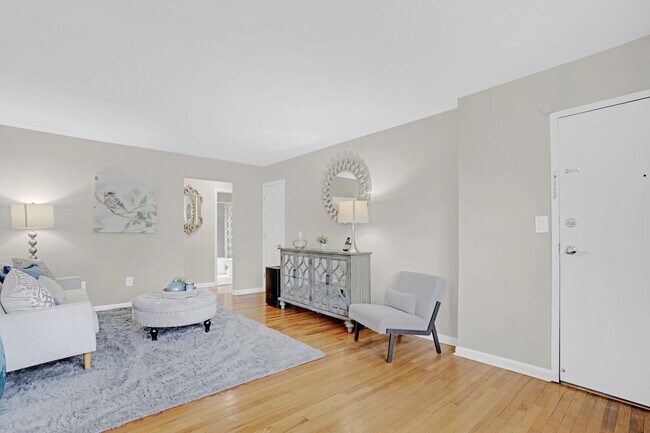 Photo - The Crossings At Metropark