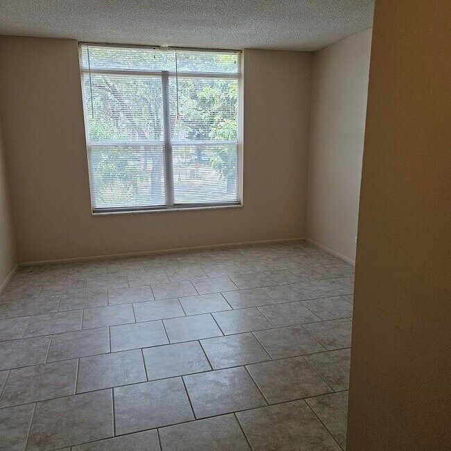 Photo - 3690 Inverrary Dr Unit 2Y
