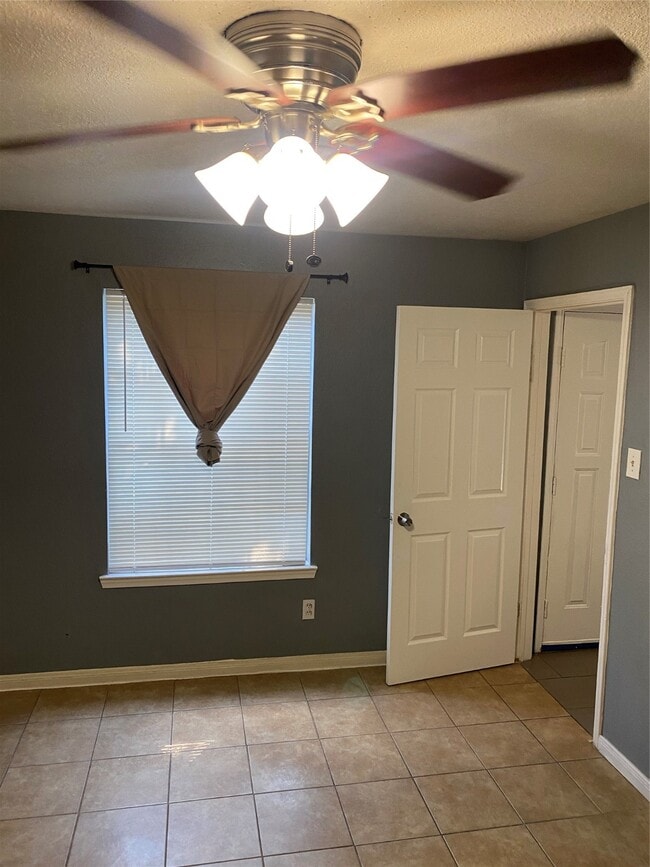 Photo - 9700 Leawood Blvd Unidad 205