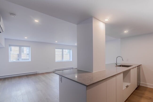 Photo - 37 Roosevelt Ave Unité 305