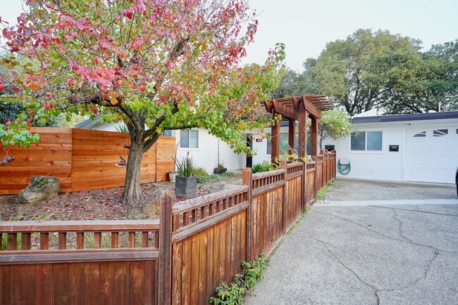 Building Photo - Novato Home with Big Yard, Backs to Pioneer Park!