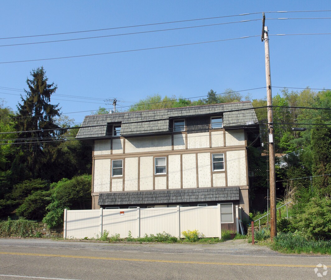 Photo - 2807 Middle Rd
