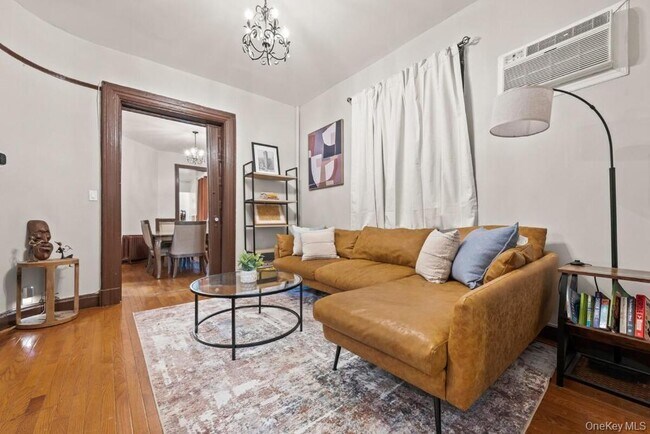 Photo - 3121 Sedgwick Ave