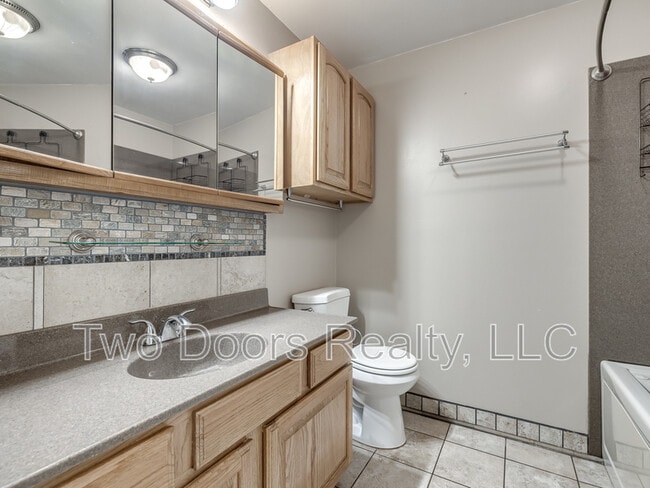 Photo - 3900 Hiddleston Cir