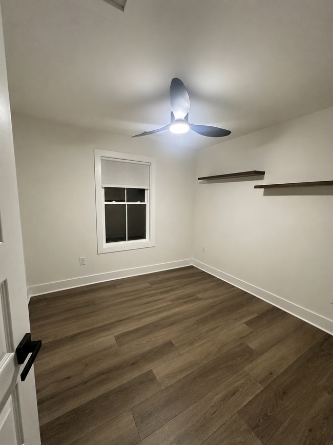 Photo - 610 Akron St