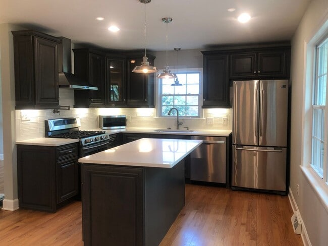 Photo - 1710 Starbrook Dr