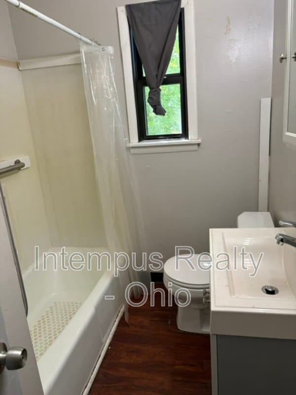 Photo - 539 Falls Ave