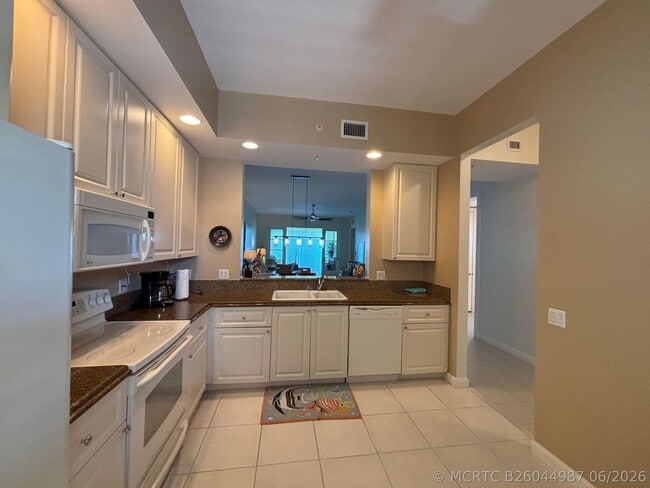 Photo - 29 Harbour Isle Dr W Unit 102
