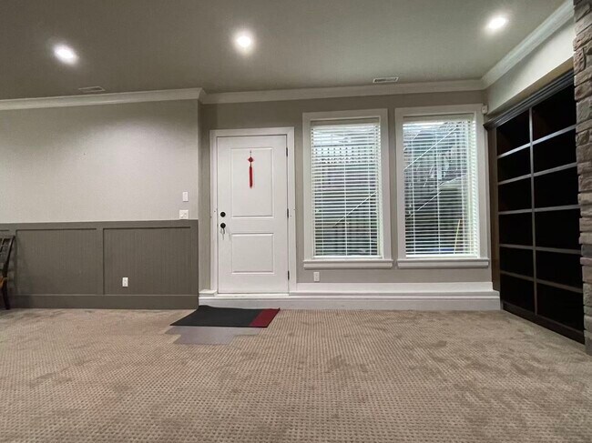 Photo - 16331-16325 25 Ave