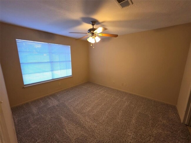 Photo - 1615 Hazelwood St Apartment Unit B