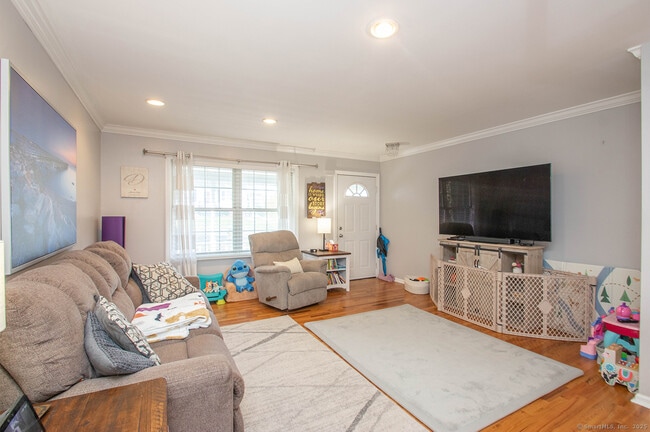 Photo - 39 Coram Rd Unidad APT 2