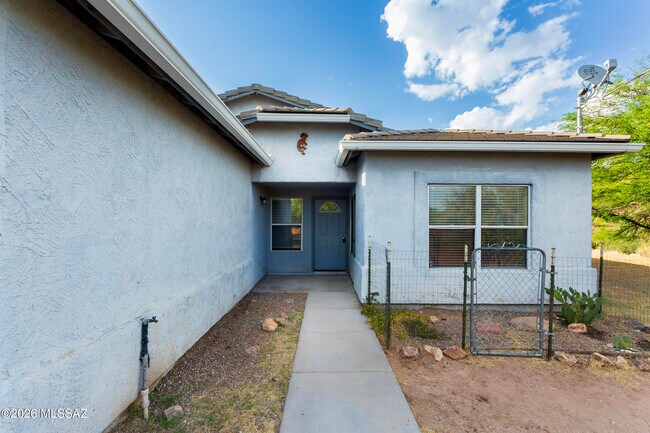 392 Falcon Ct