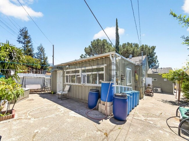 Photo - 2755 Sanborn Ave