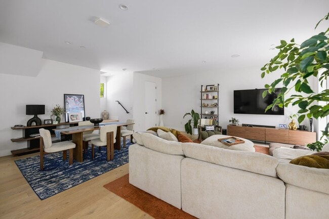 Photo - 741 N Gramercy Pl