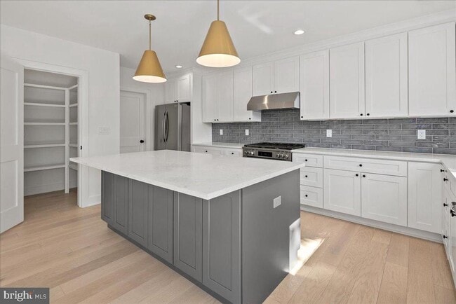 Photo - 5224 28th St N