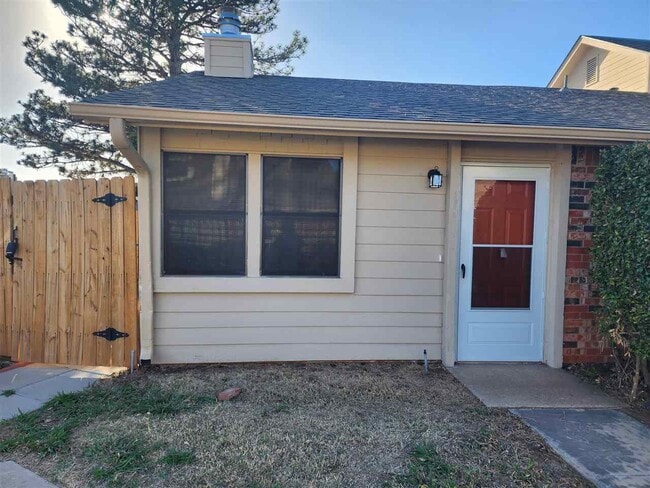 Photo - 6808 NW Willow Springs Dr