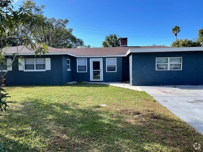 Building Photo - Charming 2-Bedroom Duplex with All Utiliti... Rental