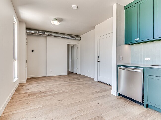 1632 Spoke St Unit 2C
