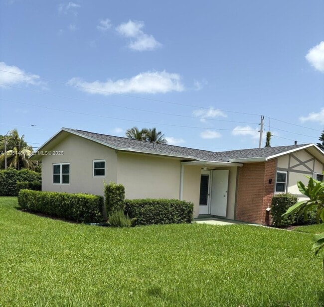 Building Photo - 2630 Barkley Dr E Unit H