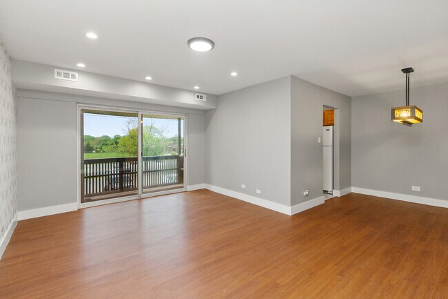 Photo - 18079 Live Oak Ct Unidad 1616
