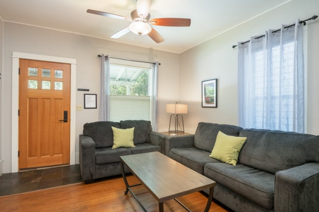 Photo - 1015 Poplar St