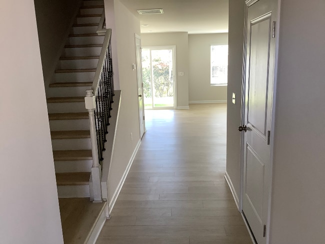 Photo - 136 Plumtree Ct