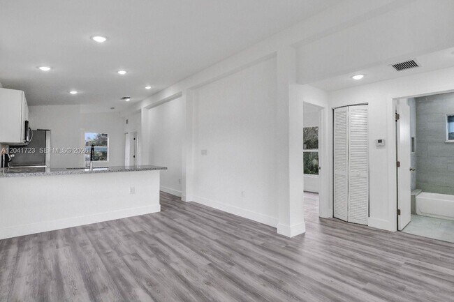 Photo - 7777 NW 8th Ct Unidad A
