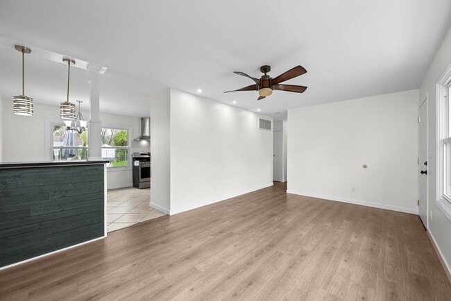 Photo - 933 34th Ave