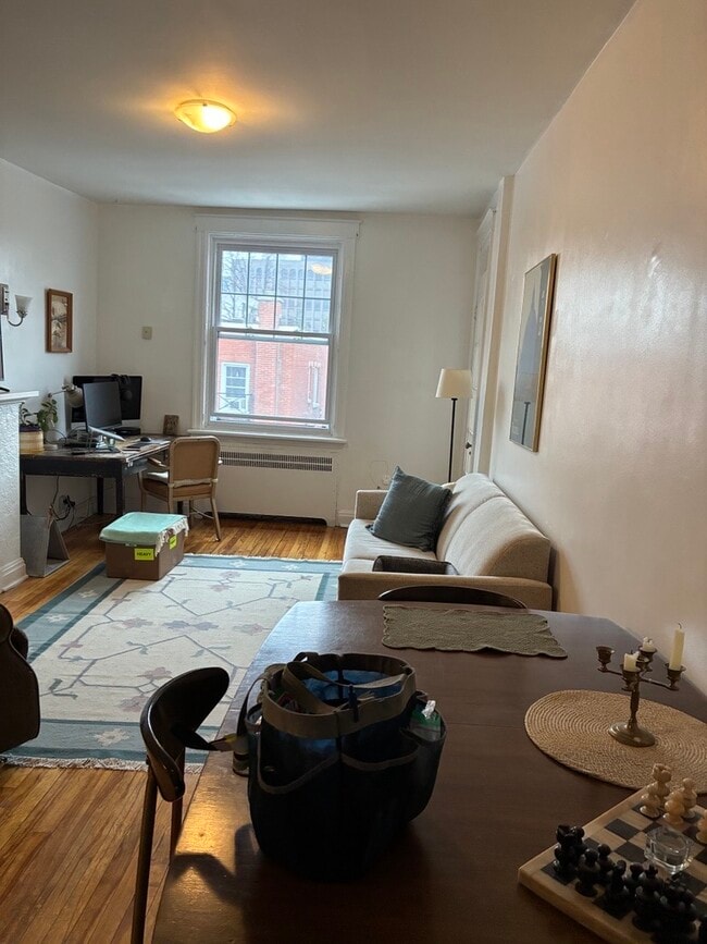 Building Photo - 215 Gladstone Ave Unit 11