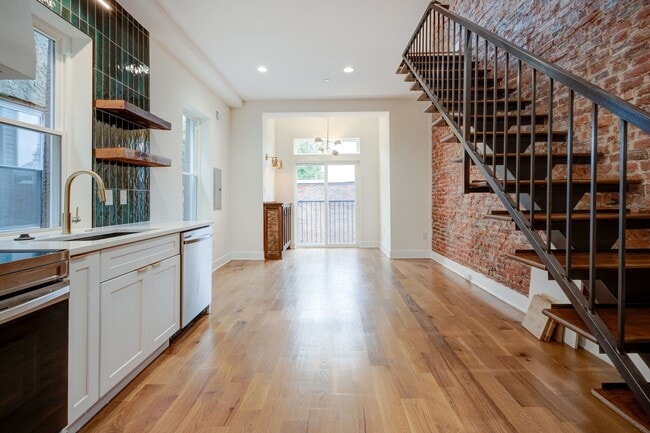 Photo - 2835 W Diamond St Unit 2835 W Diamond Street - C