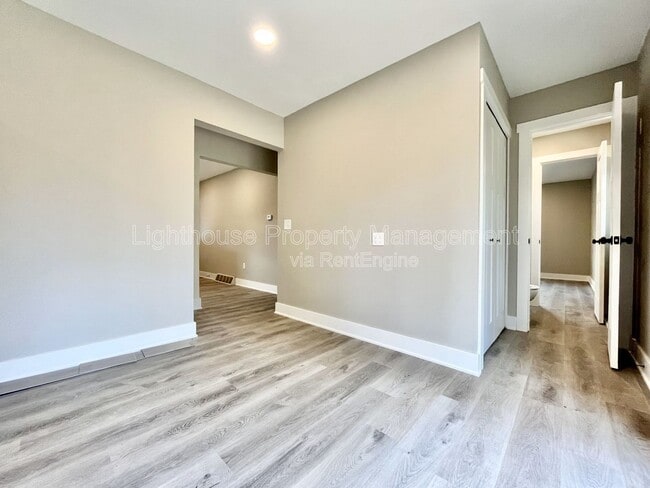 Photo - 818 Delray Ave SE