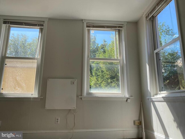 Photo - 790 S Front St