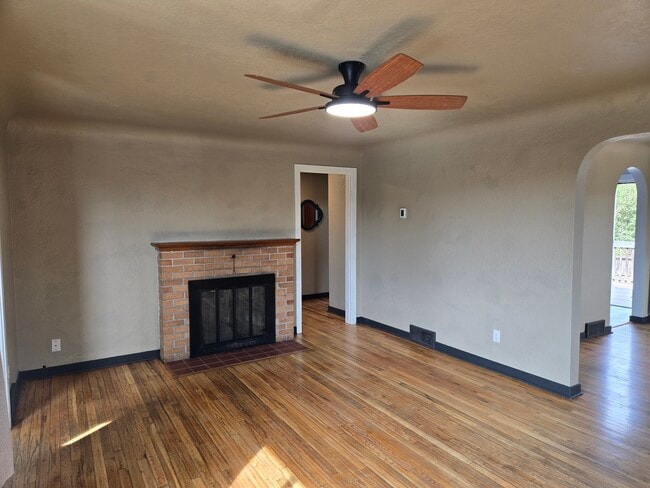 Photo - 1160 NE Lake St
