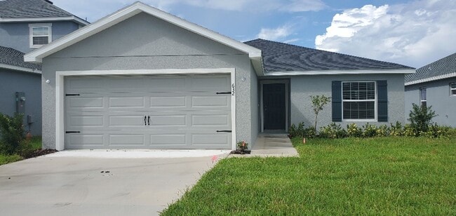 Building Photo - 4-Bedroom, 2-Bathroom in Villamar Winter Haven